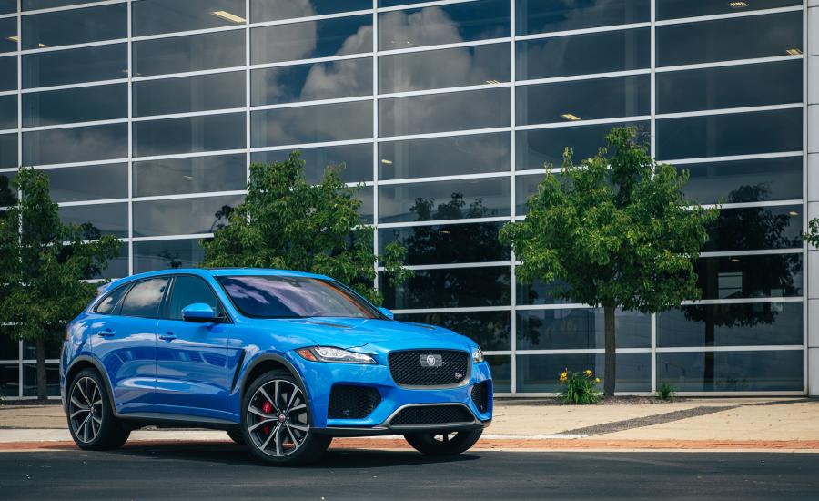  Jaguar F-Pace SVR 2018 года  (NA) (фото 34 из 40)